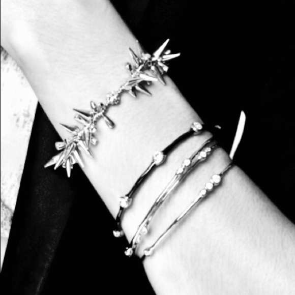 SOLD Stella & Dot Renegade Cluster Bracelet - Picture 4 of 5